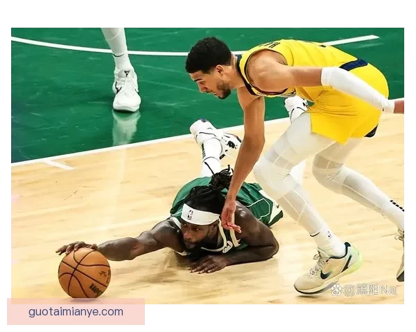 nba球打到裁判，这背后隐藏的赛场规则与意外玄机！ 